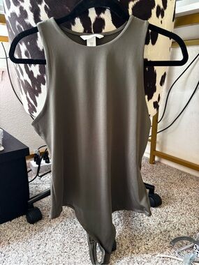H&M Women’s Green Sleeveless Bodysuit Top